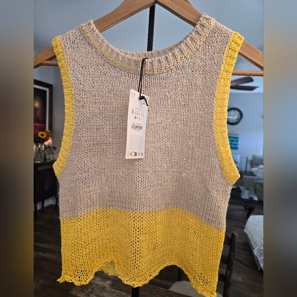 ZARA Beige and Yellow Knit Top - Picture 1 of 7